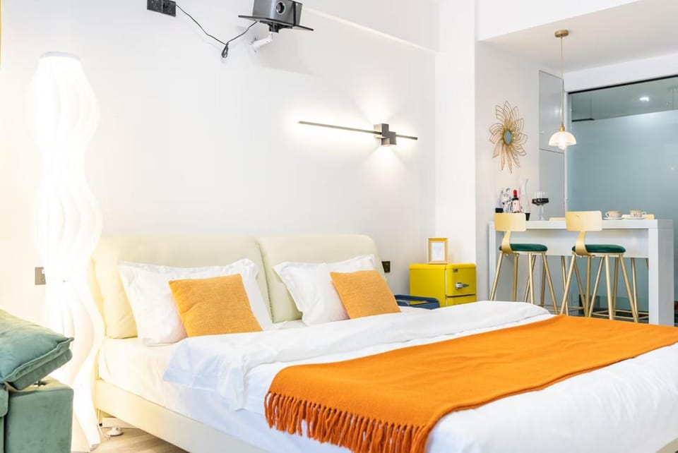 Bed, Photo of the whole room, Bedroom