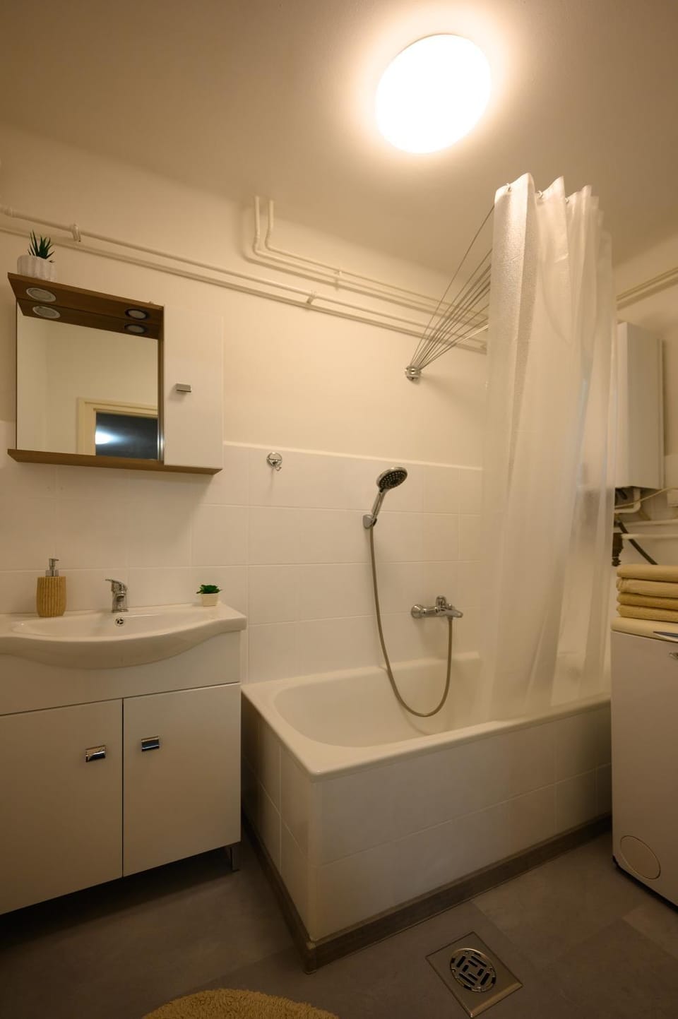 Bathroom, towels