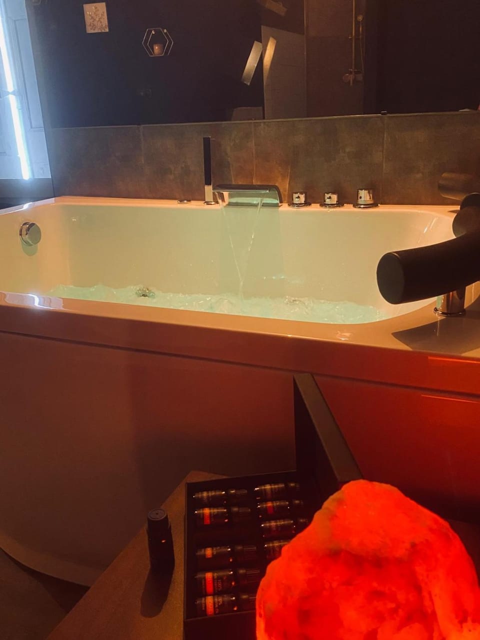 Hot Tub, Spa and wellness centre/facilities