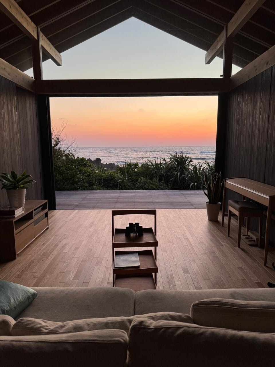 View (from property/room), Balcony/Terrace, Seating area, Sea view, Sunset