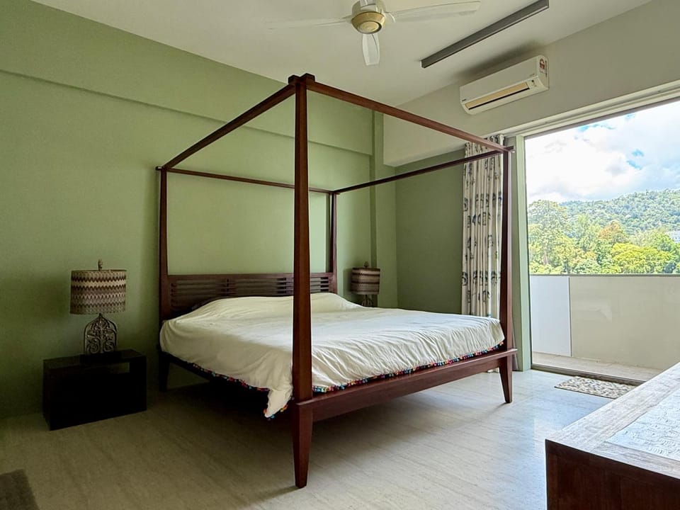 Bed, Photo of the whole room, Bedroom, air conditioner