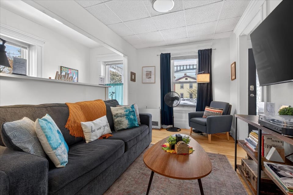 TV and multimedia, Living room, Seating area