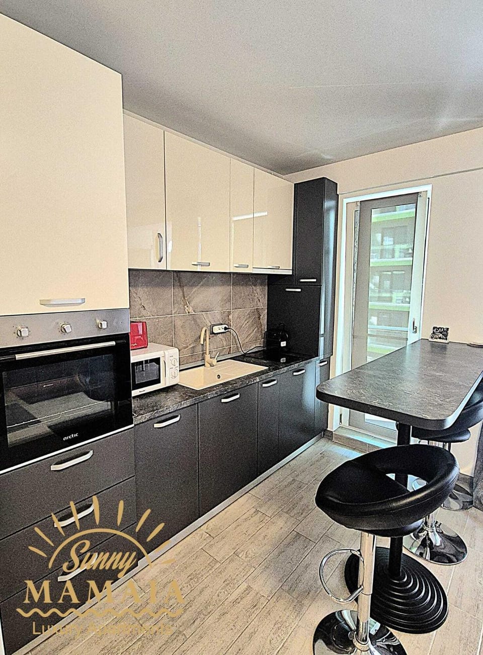 Kitchen or kitchenette, kitchen