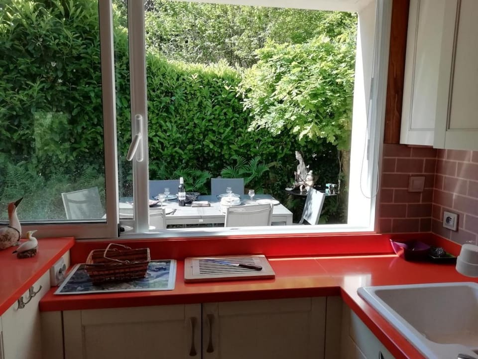 Dining area, Garden view