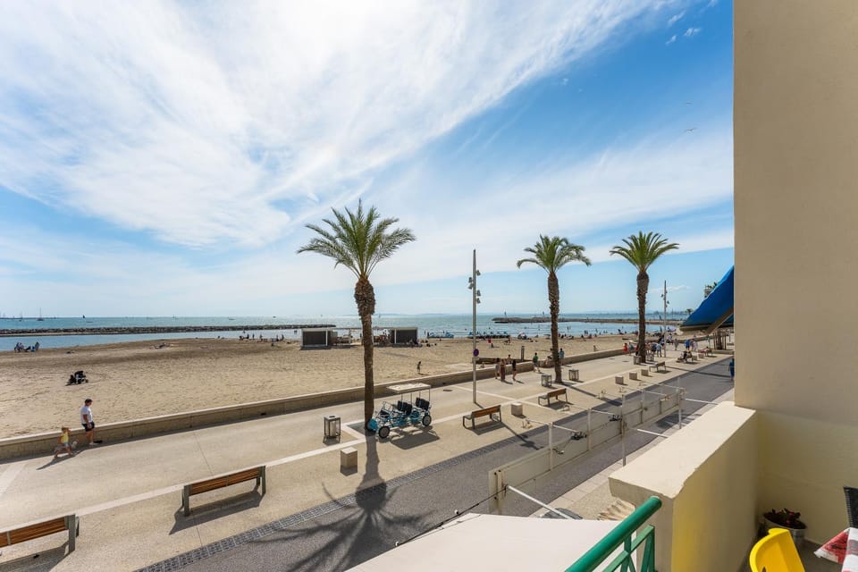 Appartement Vue Exceptionnelle 2Ch - Sur La Plage Apartment in Le Grau-du-Roi