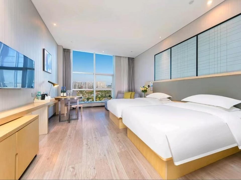 Bed, Photo of the whole room, Bedroom, City view