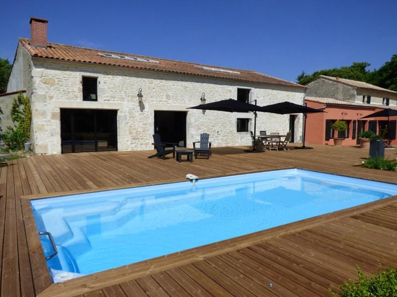 Property building, Day, Swimming pool, Swimming pool