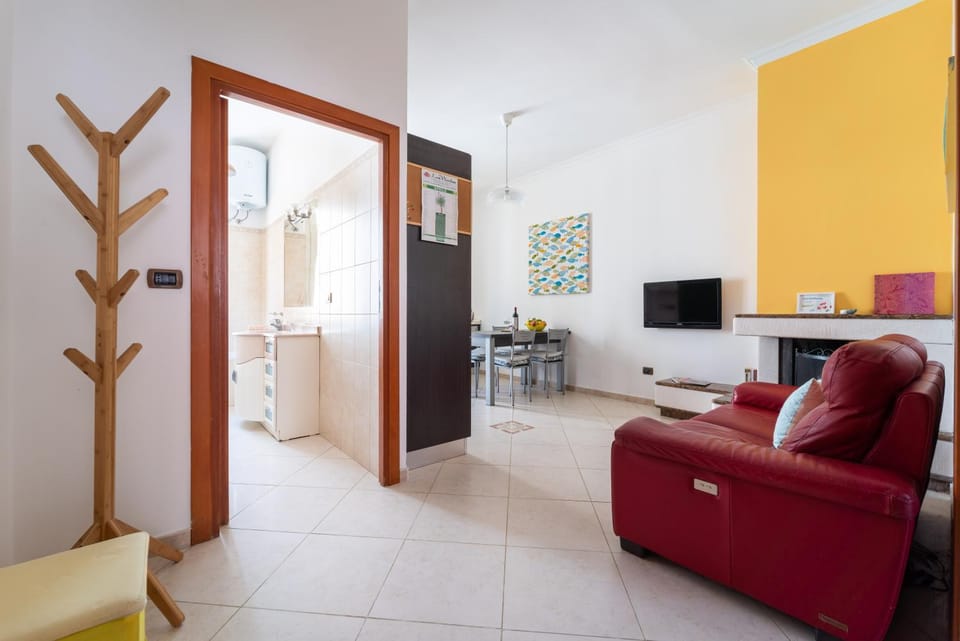 Communal lounge/ TV room, TV and multimedia, Living room, Seating area, Evening entertainment