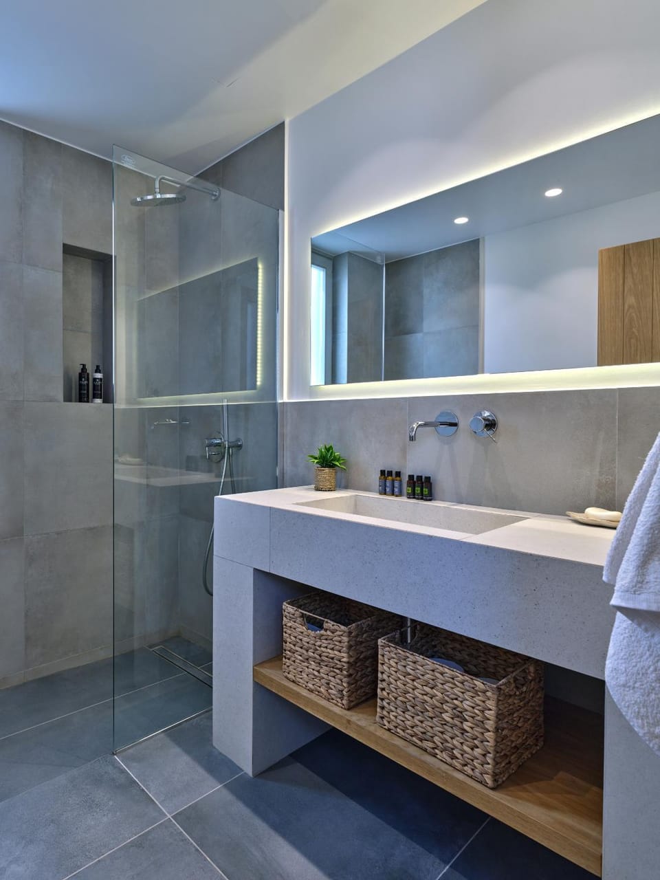 Shower, Bathroom