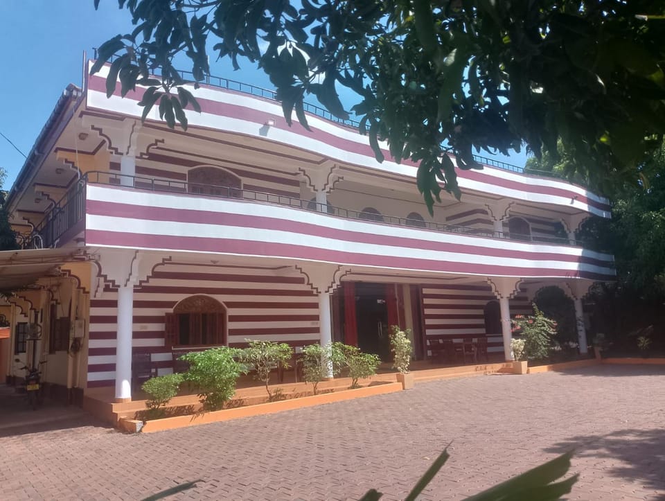 Motel Apple Five Hotel in Sri Lanka