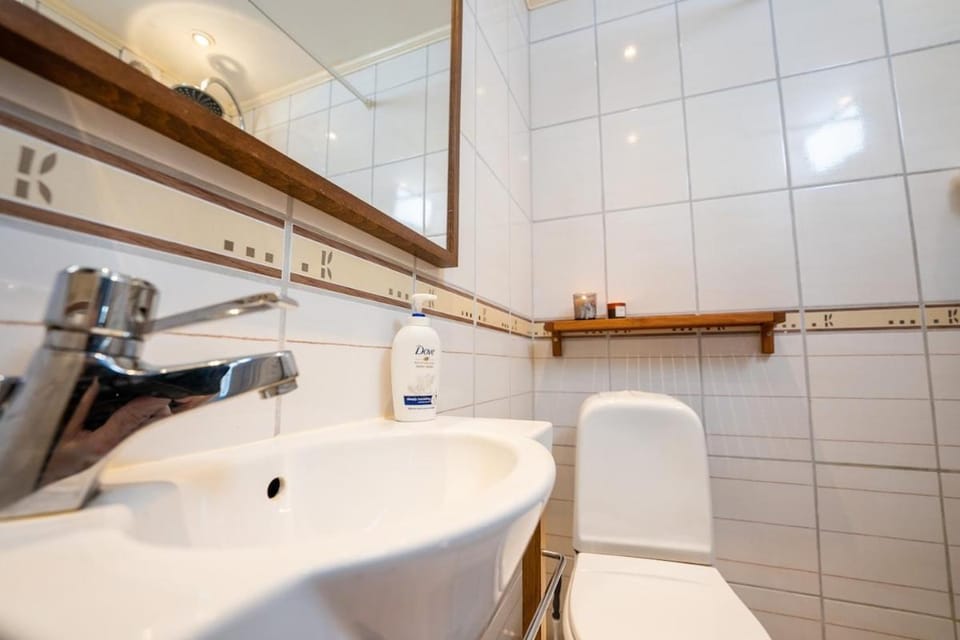 Toilet, Bathroom