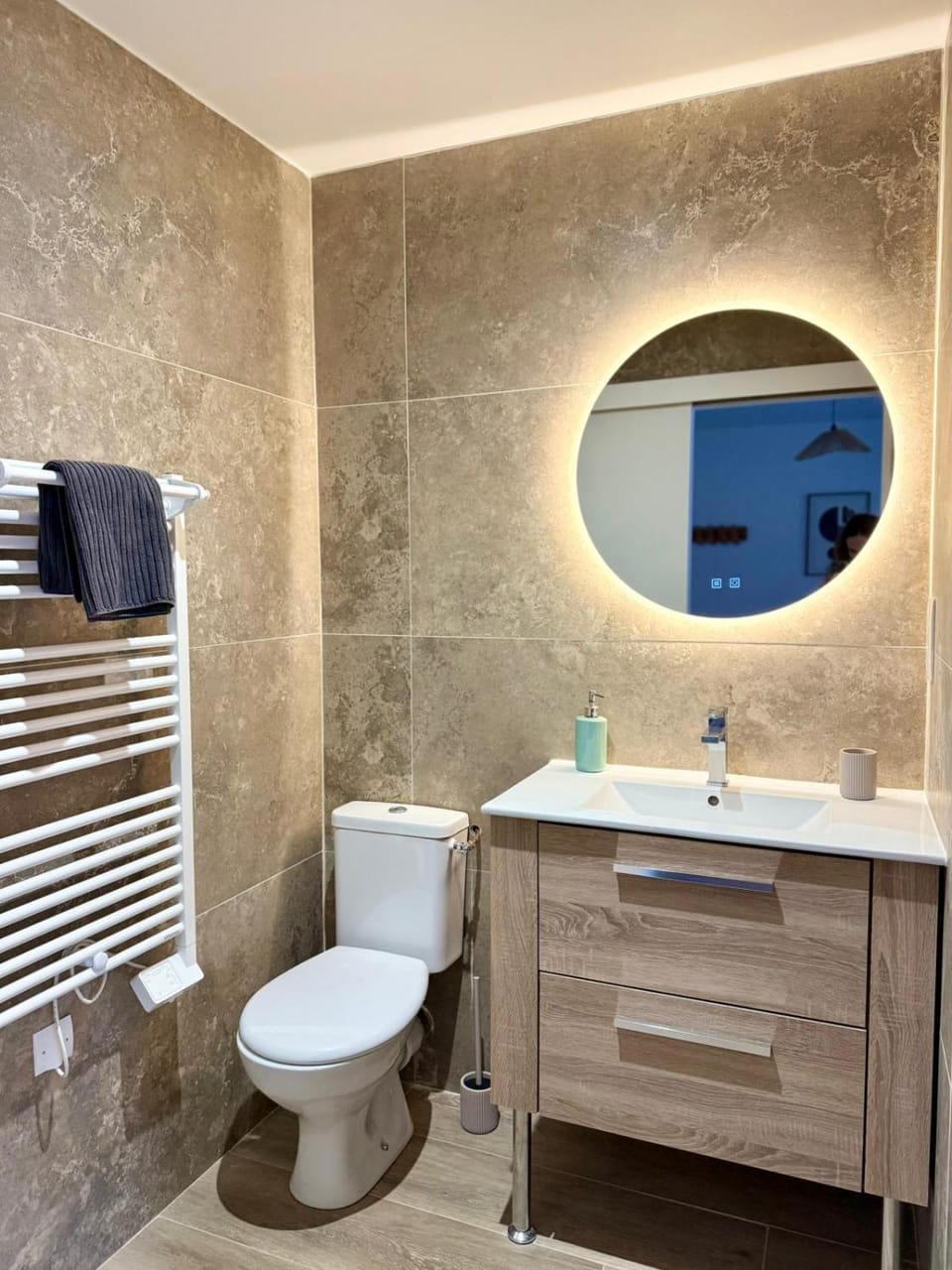 Bathroom, hair dryier, heating