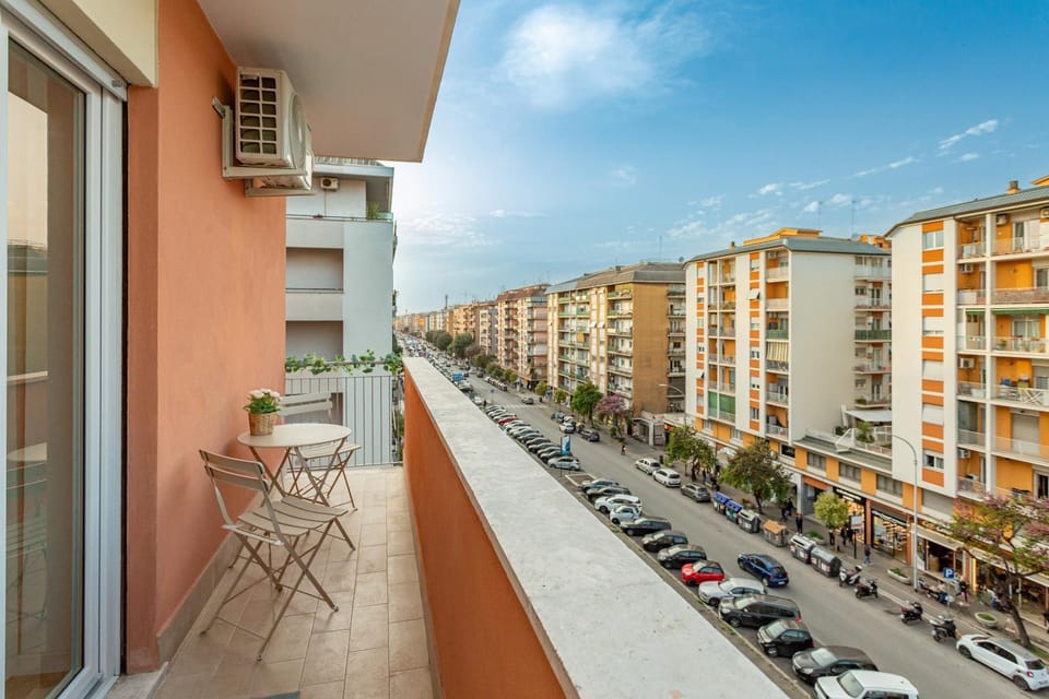 Neighbourhood, Balcony/Terrace, City view, Street view