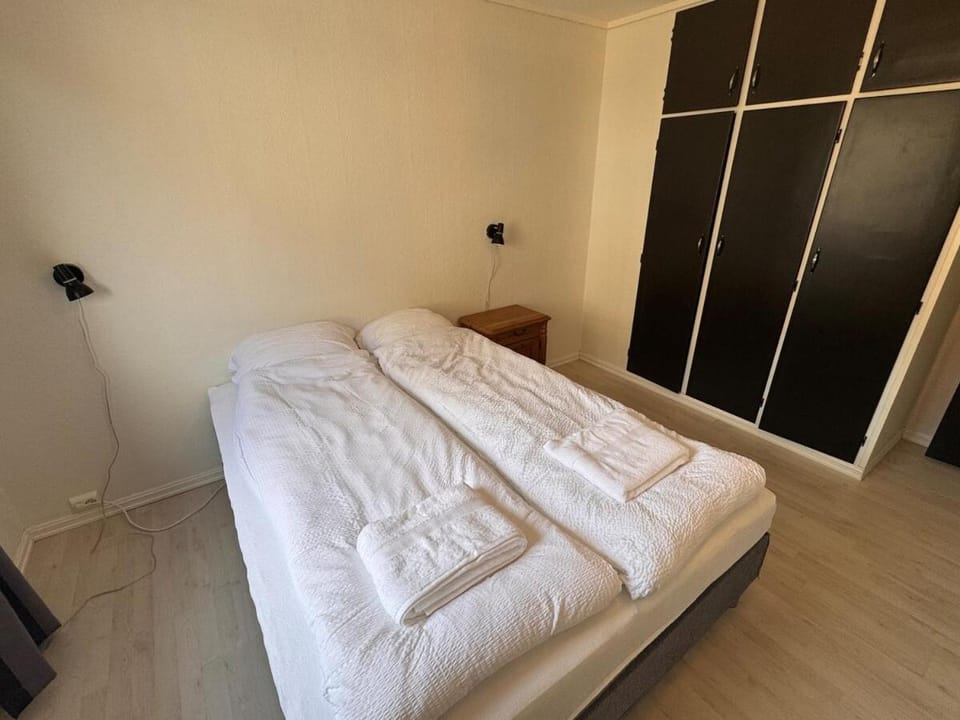 Bedroom, wardrobe