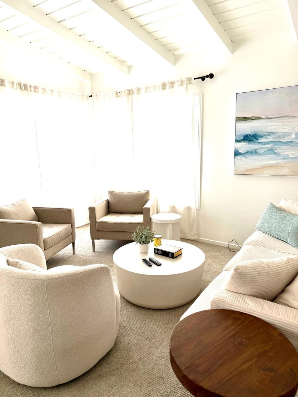 Steps to Sand Cozy 3BR Partial Ocean Views House in Manhattan Beach