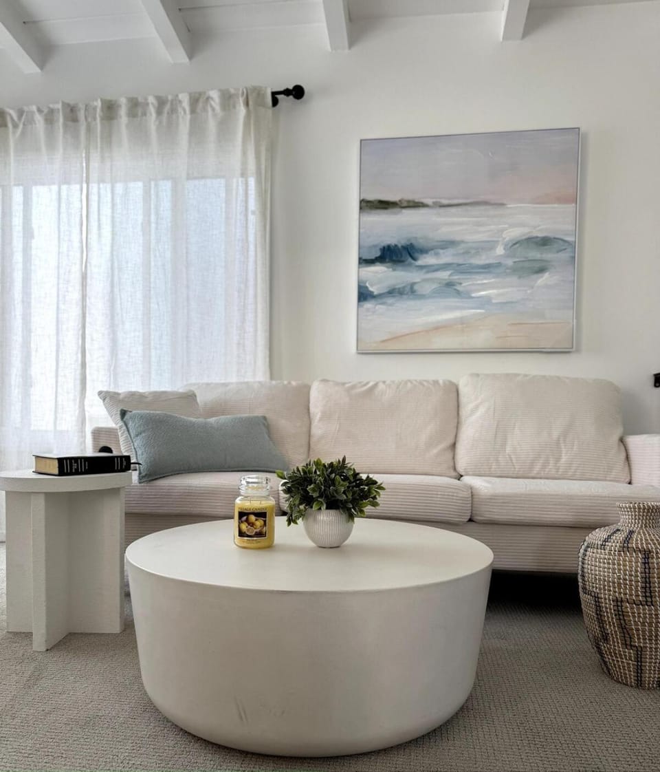 Steps to Sand Cozy 3BR Partial Ocean Views House in Manhattan Beach