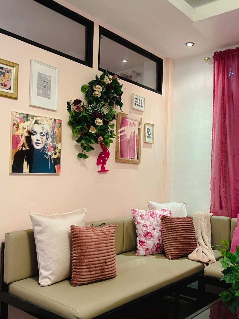Rosa by Kutys Inn Bed and Breakfast in Naga