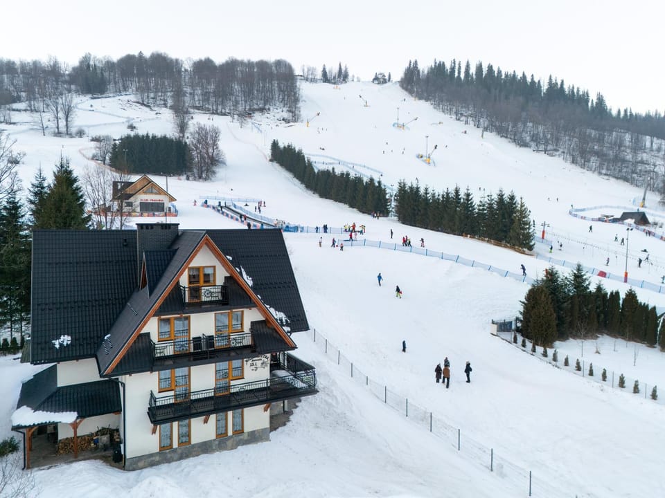 Property building, Bird's eye view, Ski School, Skiing