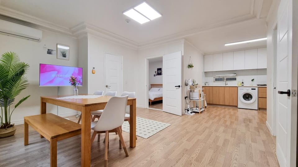 TV and multimedia, Kitchen or kitchenette, Living room, Dining area