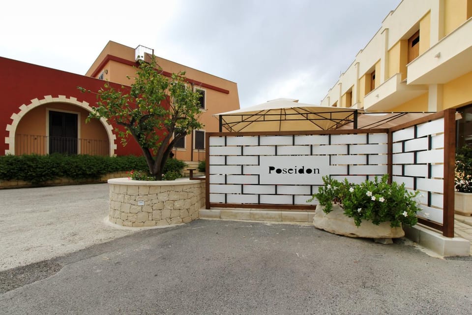 Facade/entrance, Property logo or sign, Bird's eye view