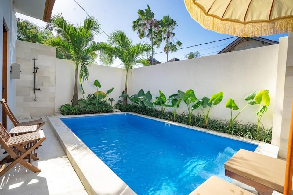 Villa Tatra 5min walk to Finns and Berawa beach Villa in North Kuta