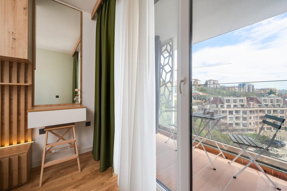 Stylish Flat with Parking for 4 guest Apartment in Varna