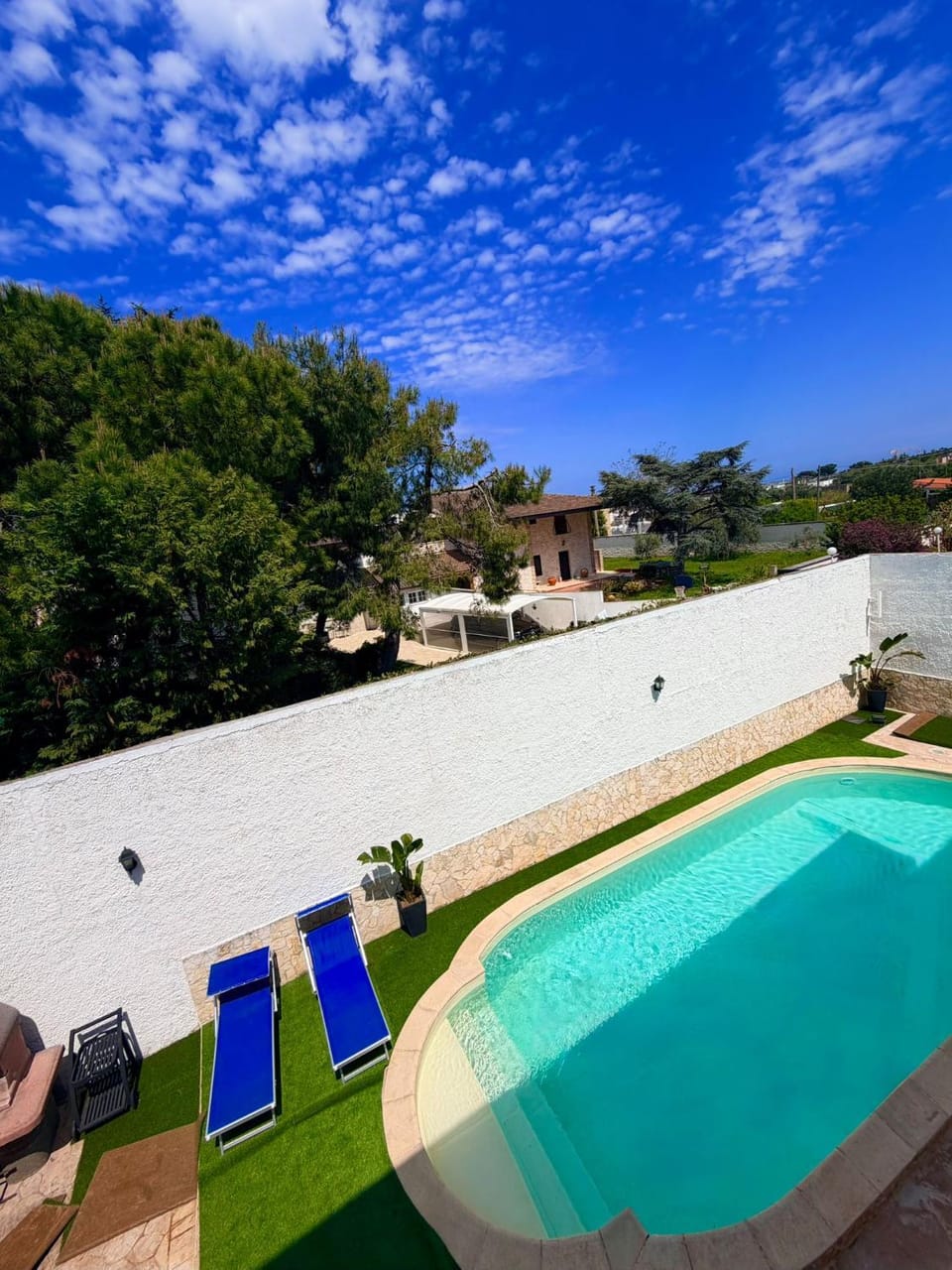 Day, Pool view, Swimming pool, sunbed