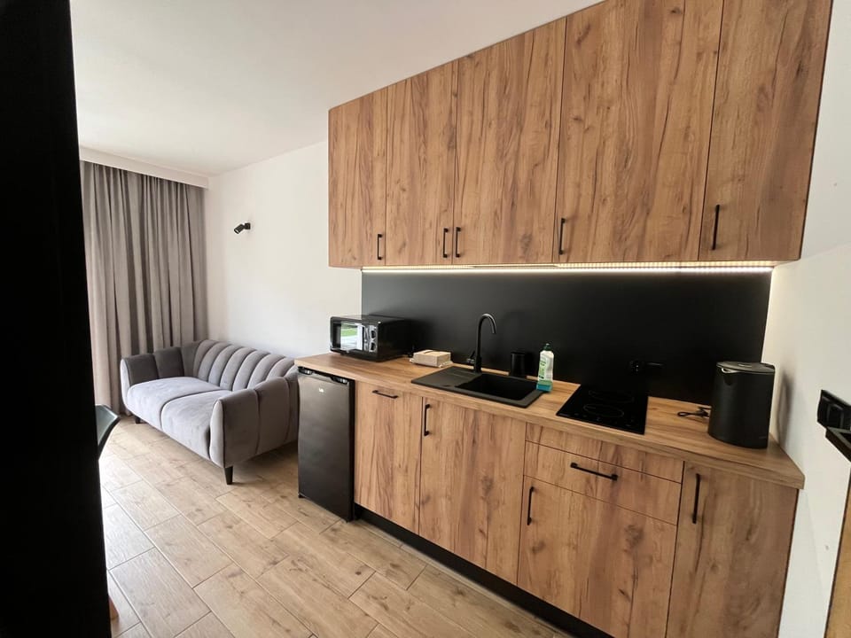 Kitchen or kitchenette, Living room