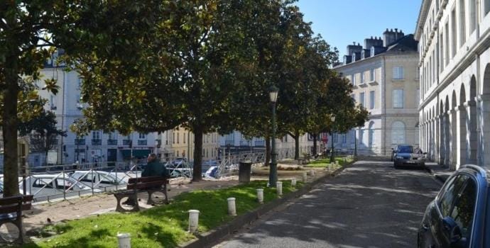 Appt Place Gramont Apartment in Pau