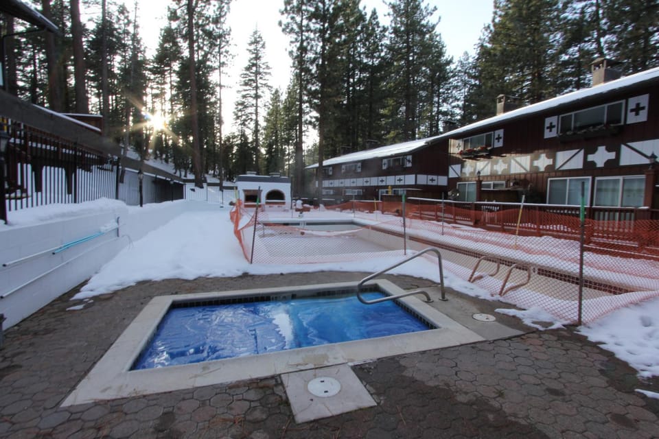 HCC0612 - Sitzmark Ski Condo townhouse House in South Lake Tahoe
