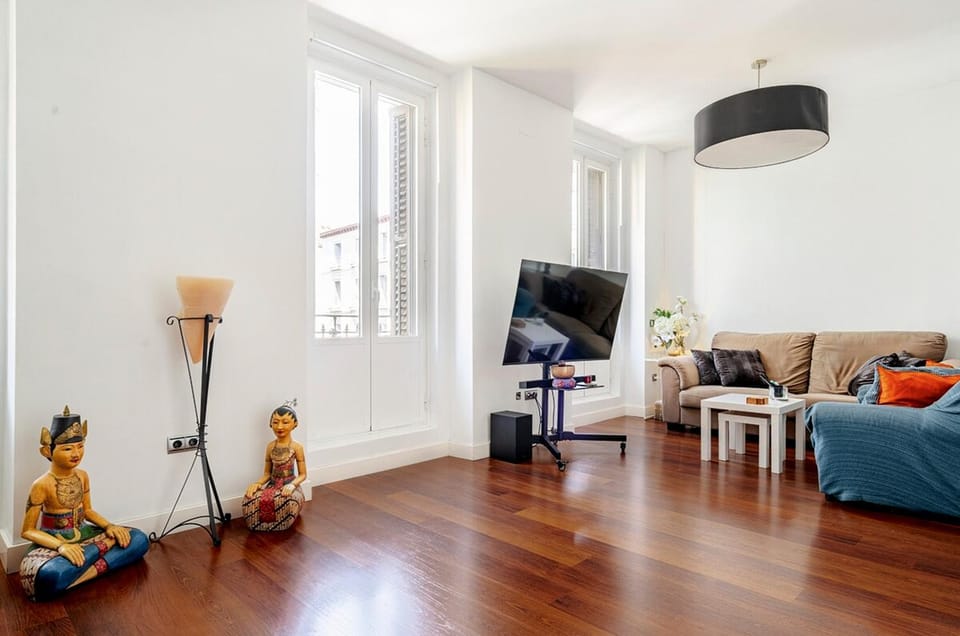 Communal lounge/ TV room, TV and multimedia, Living room, Seating area