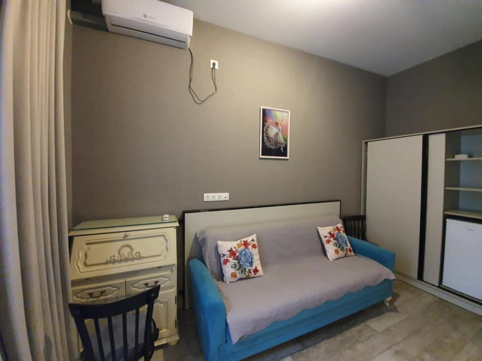 Bed, Photo of the whole room, Bedroom, air conditioner