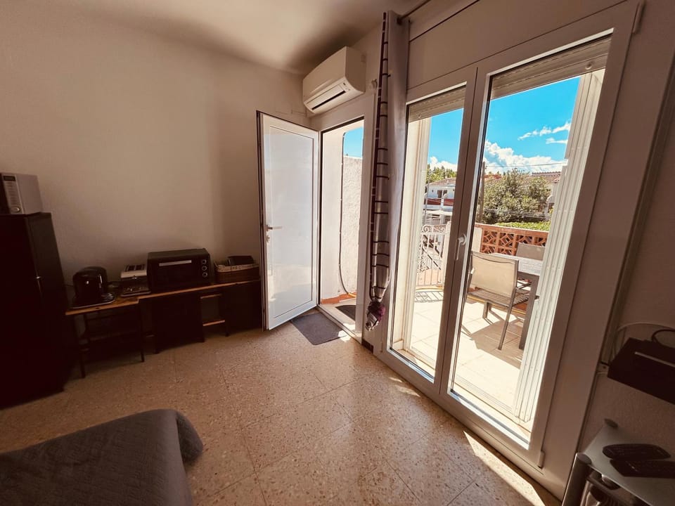 Empuriabrava, T2, terrasse, barbecue Apartment in Alt Empordà