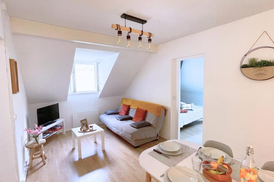 TV and multimedia, Living room, Seating area, Dining area, heating, heating