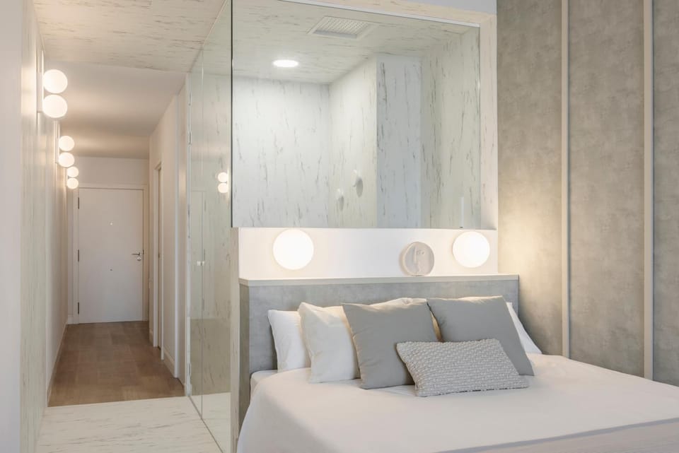 Shower, Bed, Bathroom, Photo of the whole room, wardrobe