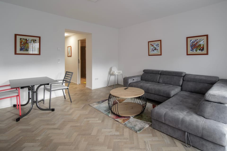 Moderne Erdgeschoss Wohnung Apartment in Sankt Augustin