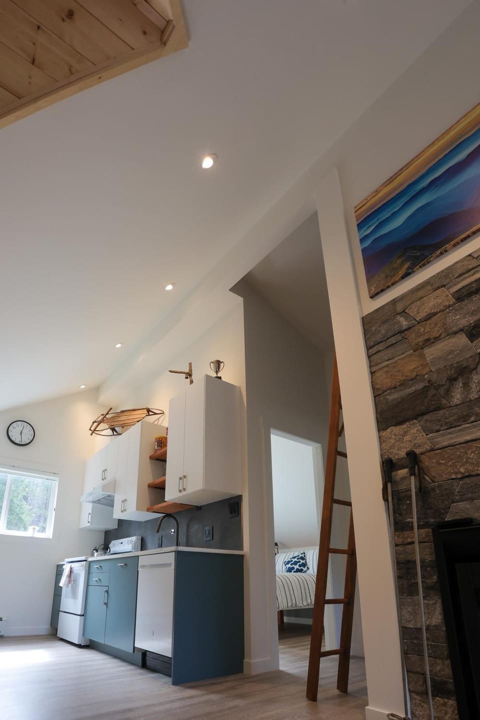 "NEWLY BUILT HOME" on 5 acres by the beach House in British Columbia