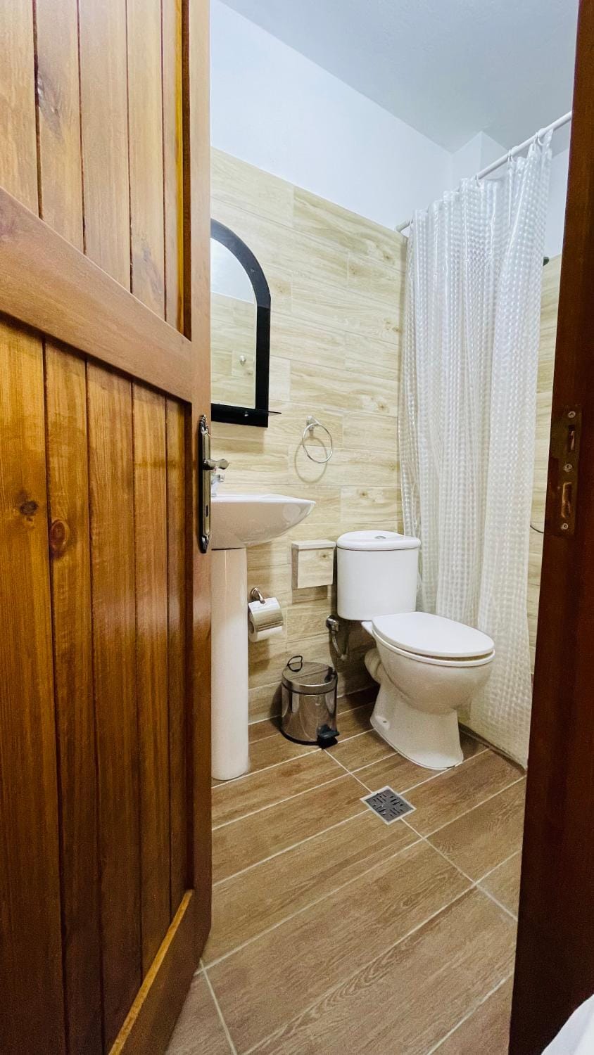 Denis House 1930 Bed and Breakfast in Vlorë County, Albania