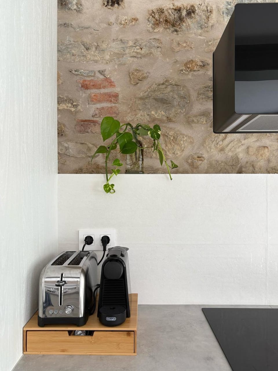 Coffee/tea facilities, toaster