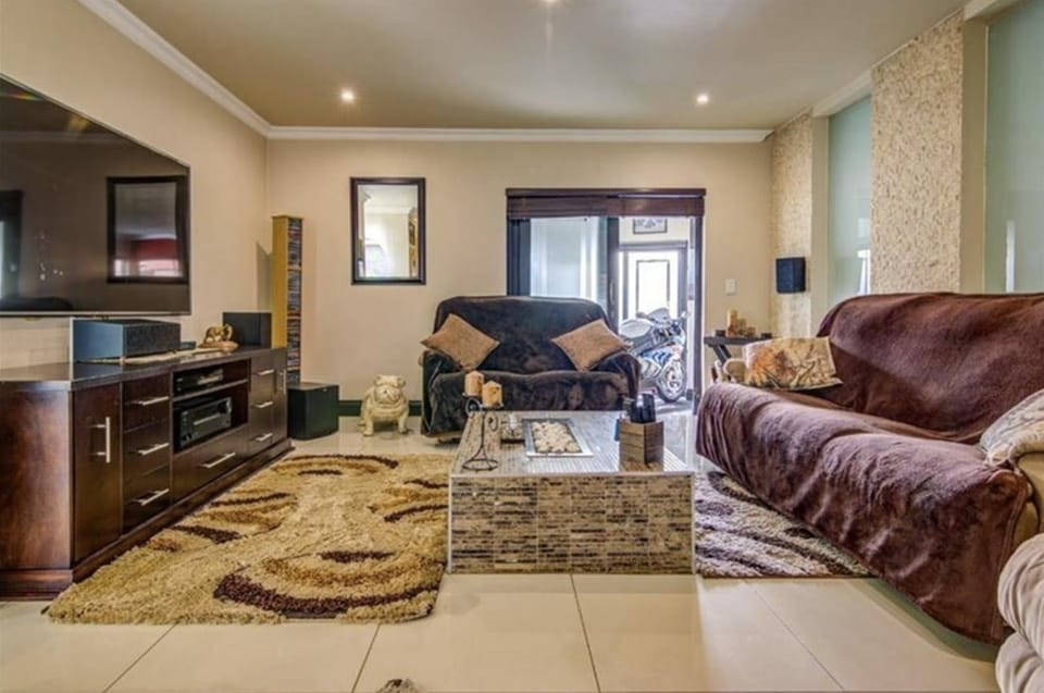 Vacation Home in Gated Estate House in Gauteng