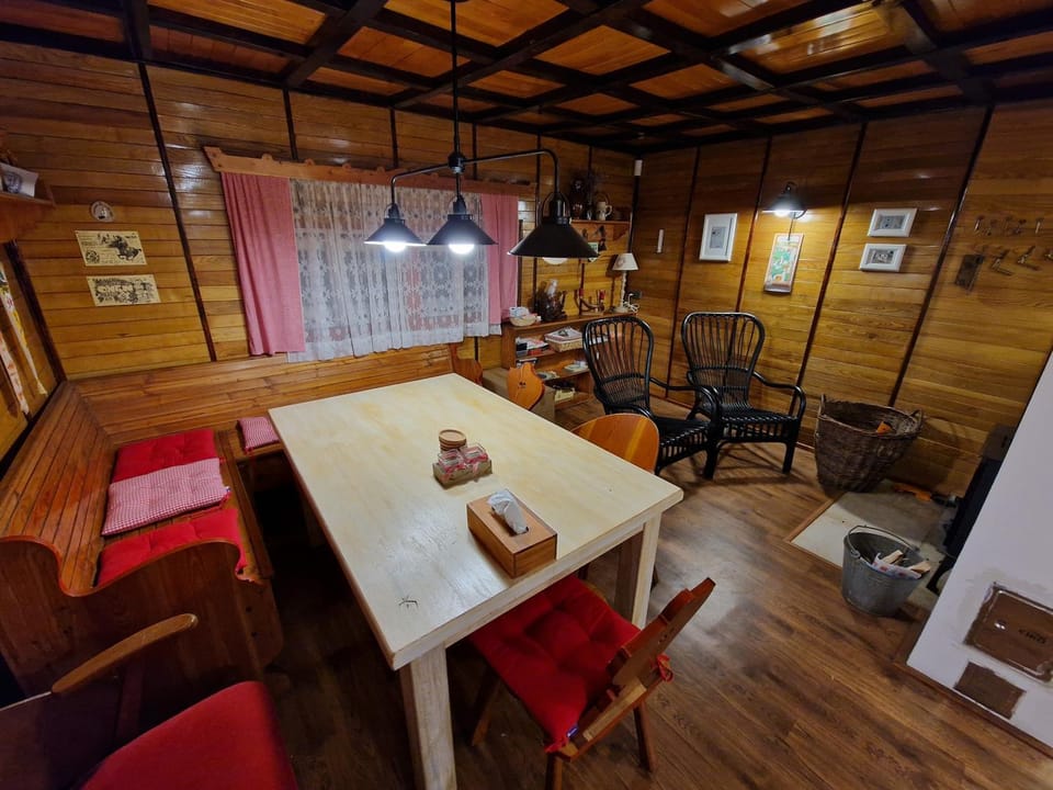 Living room, Banquet/Function facilities, Seating area, Dining area