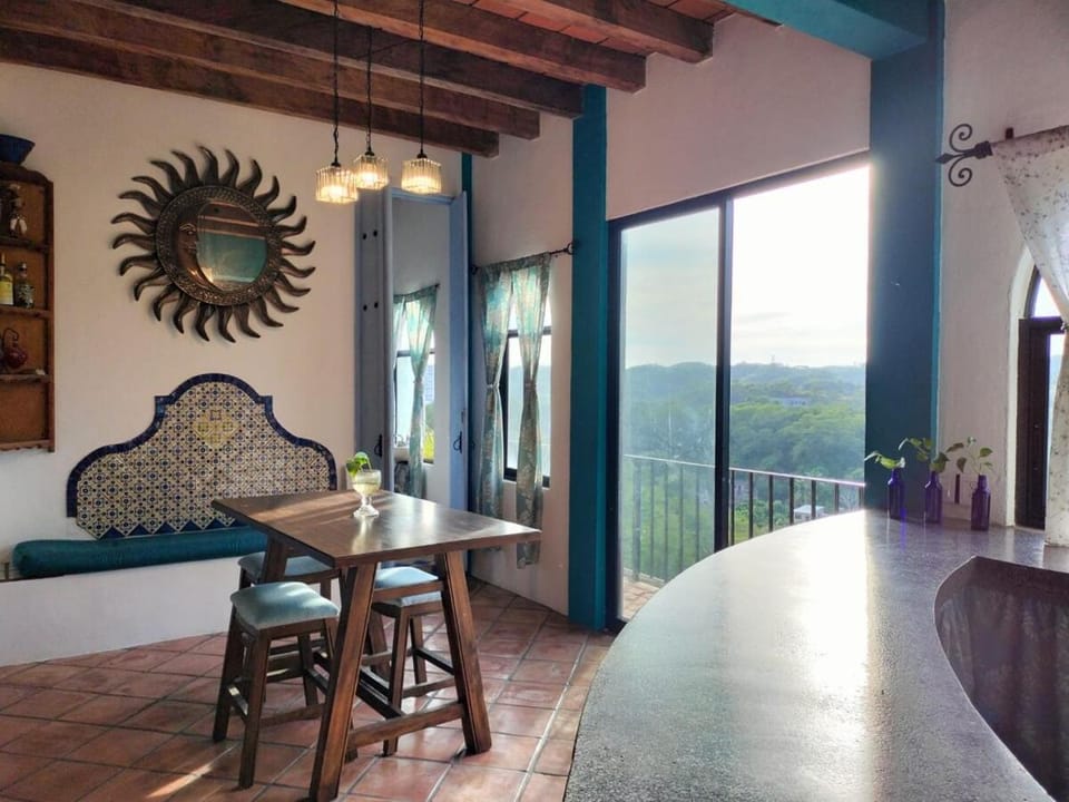 Casa Pajaros Balcony Apartment in Mesa Quemada
