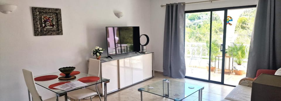 TV and multimedia, Dining area