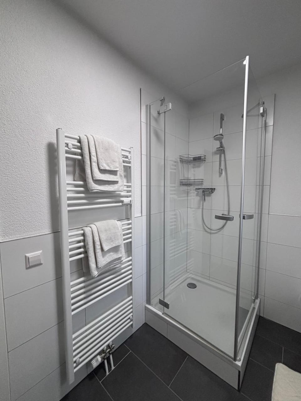 Shower, Bathroom, towels