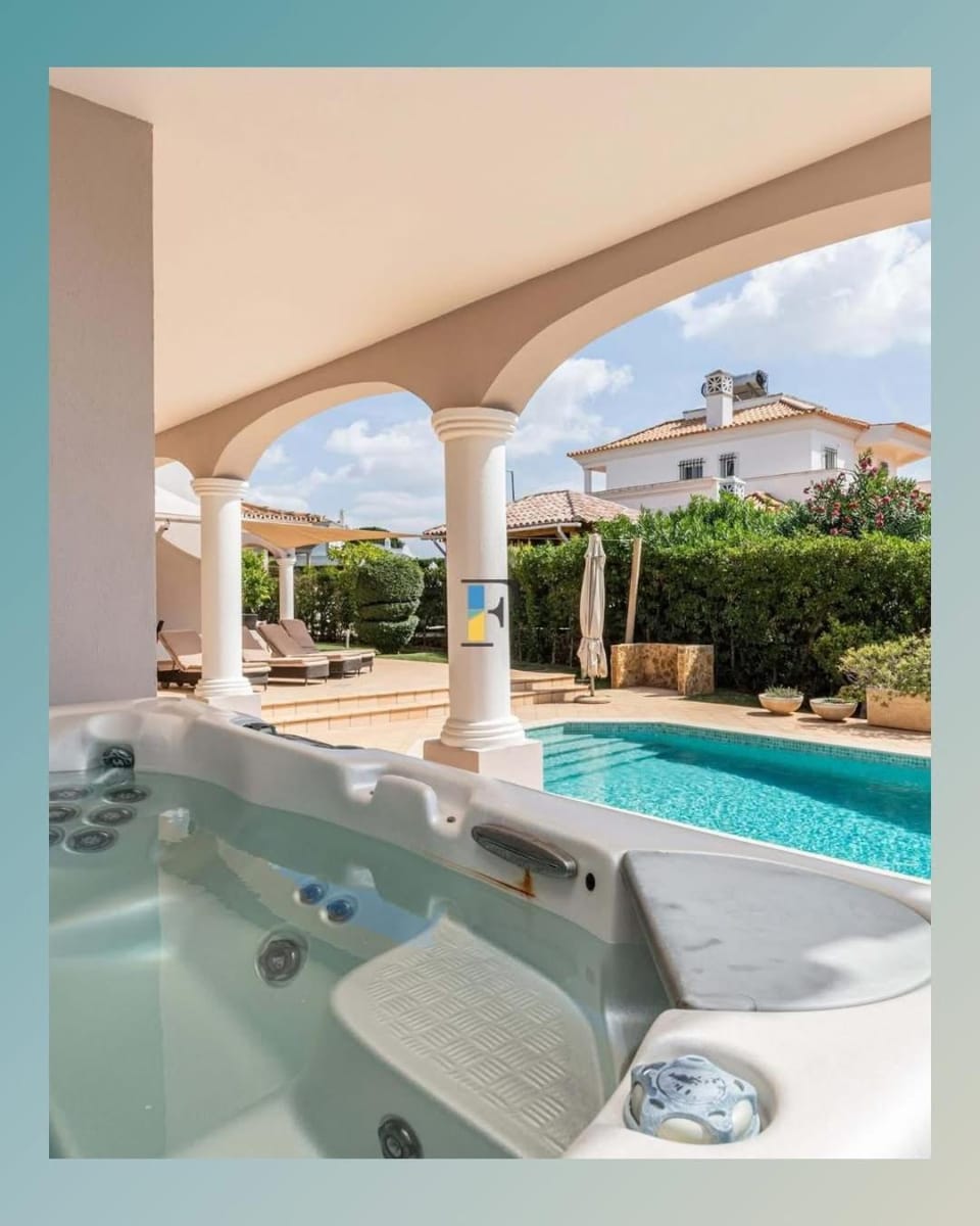 The Beverly Vilamoura Villa in Quarteira