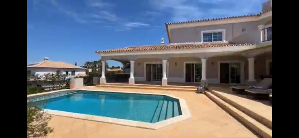 The Beverly Vilamoura Villa in Quarteira