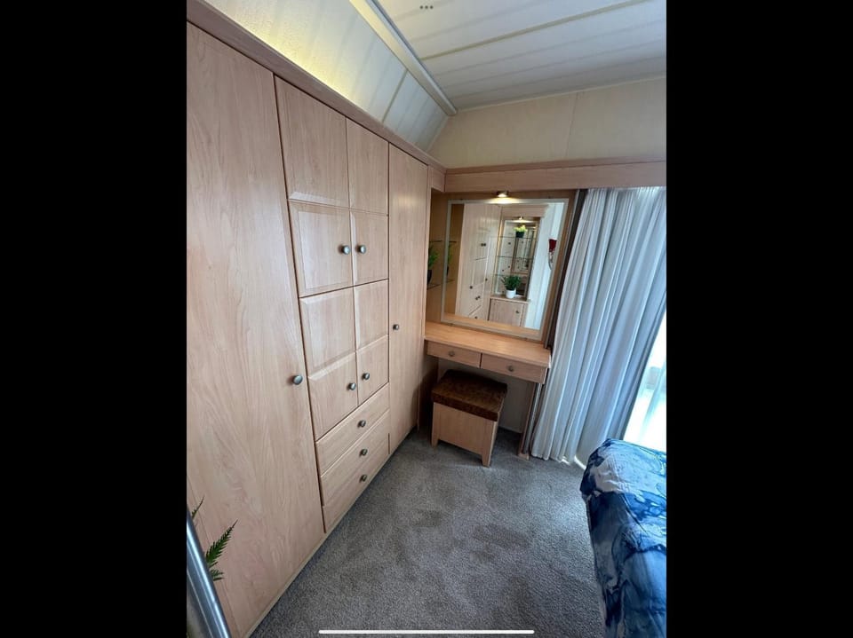 Bed, Bedroom, wardrobe
