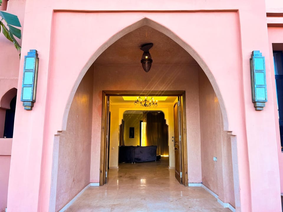 Facade/entrance, Day