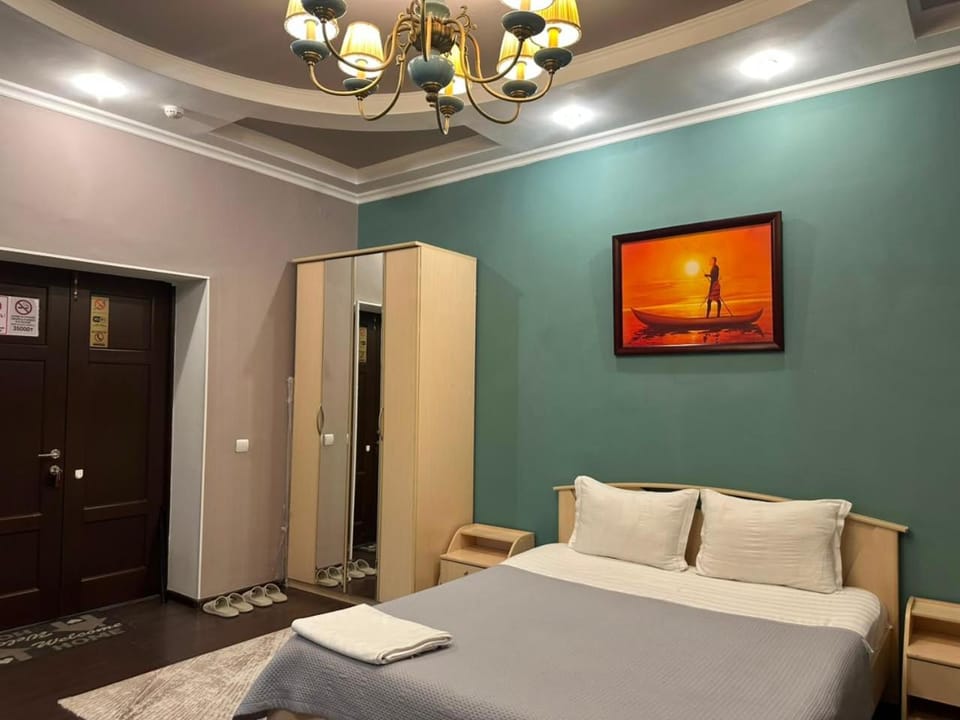 Bed, Photo of the whole room, Bedroom, wardrobe