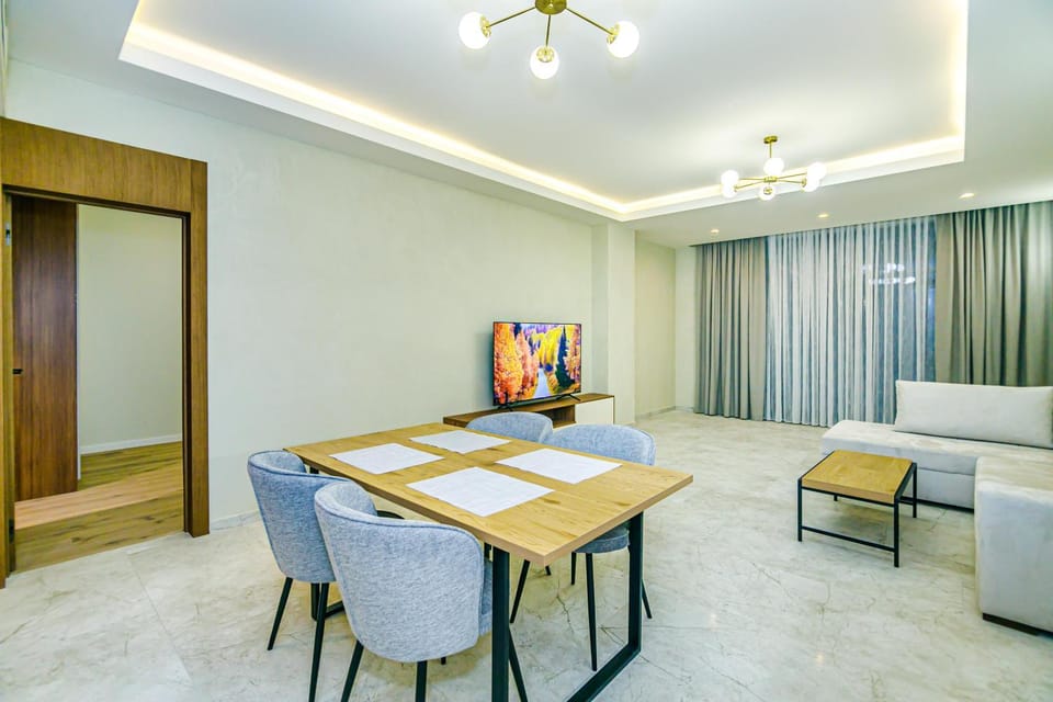 TV and multimedia, Living room, Seating area, Dining area